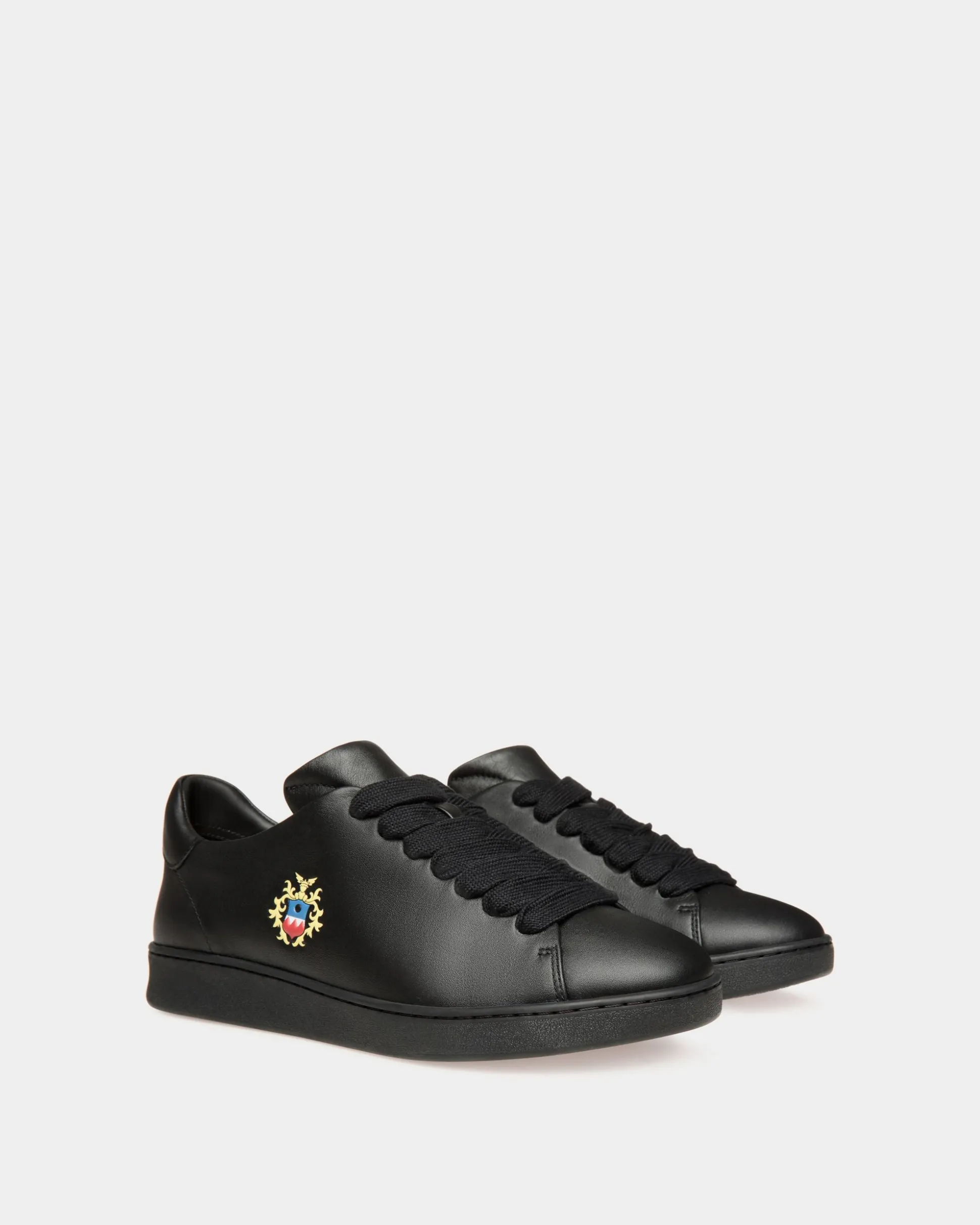 Adrien Brody Travel Collection Sneaker In Black Leather