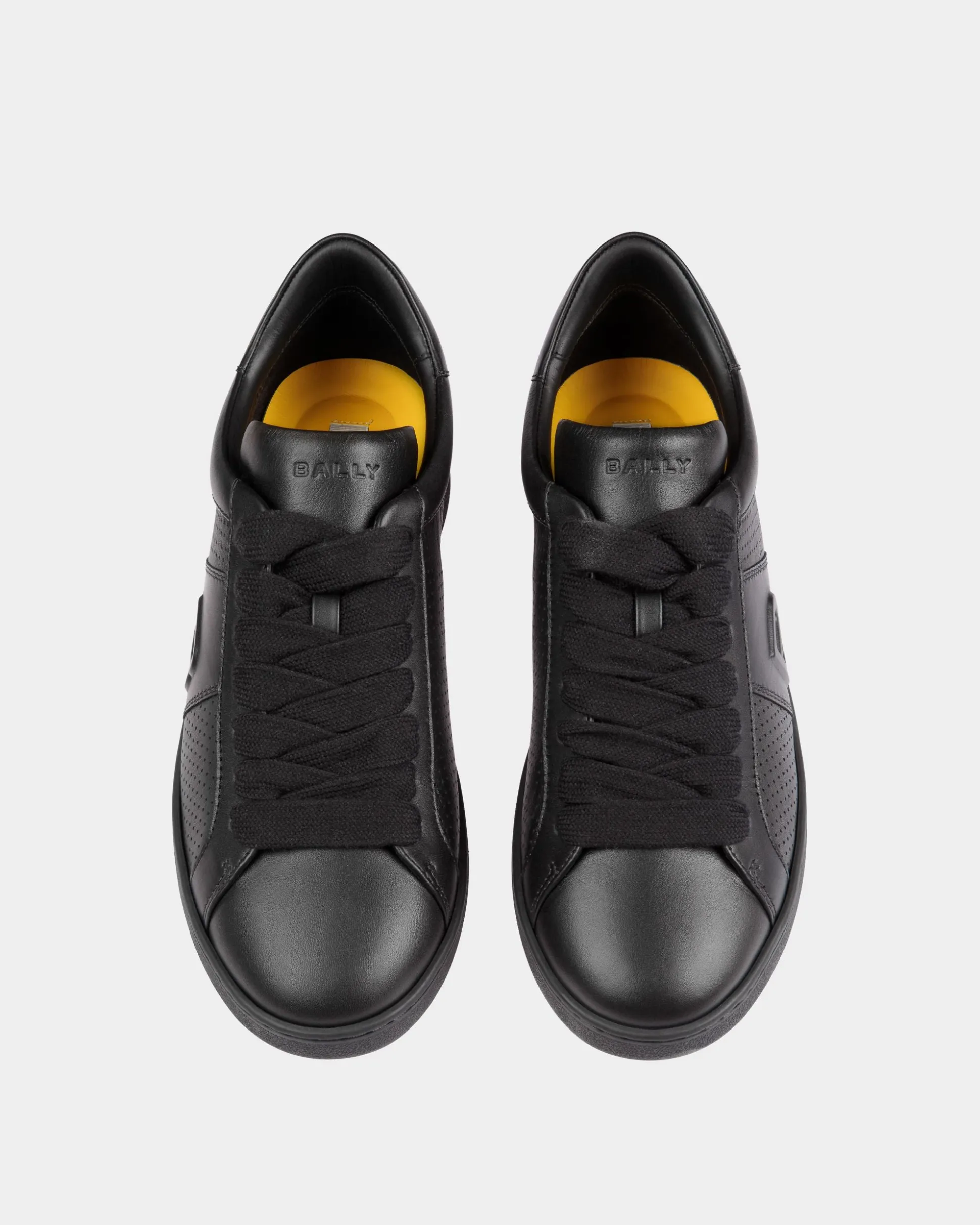 Adrien Brody Travel Collection Sneaker In Black Leather