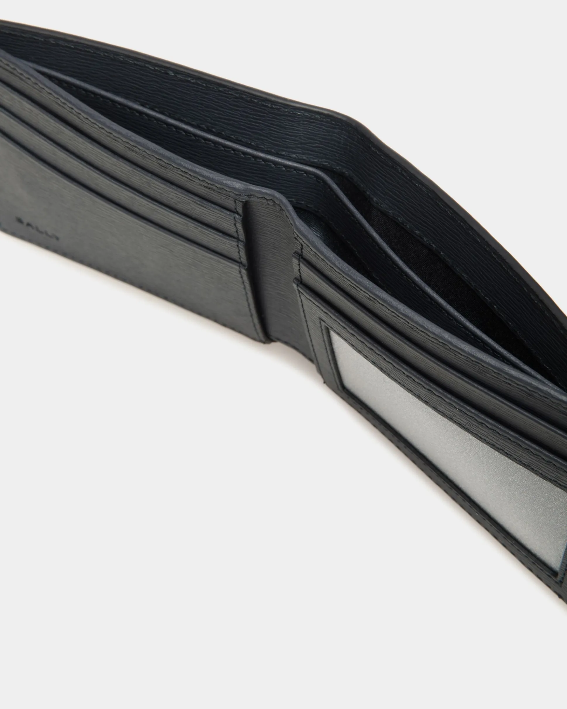 Crossing Bi-Fold Wallet In Midnight Leather