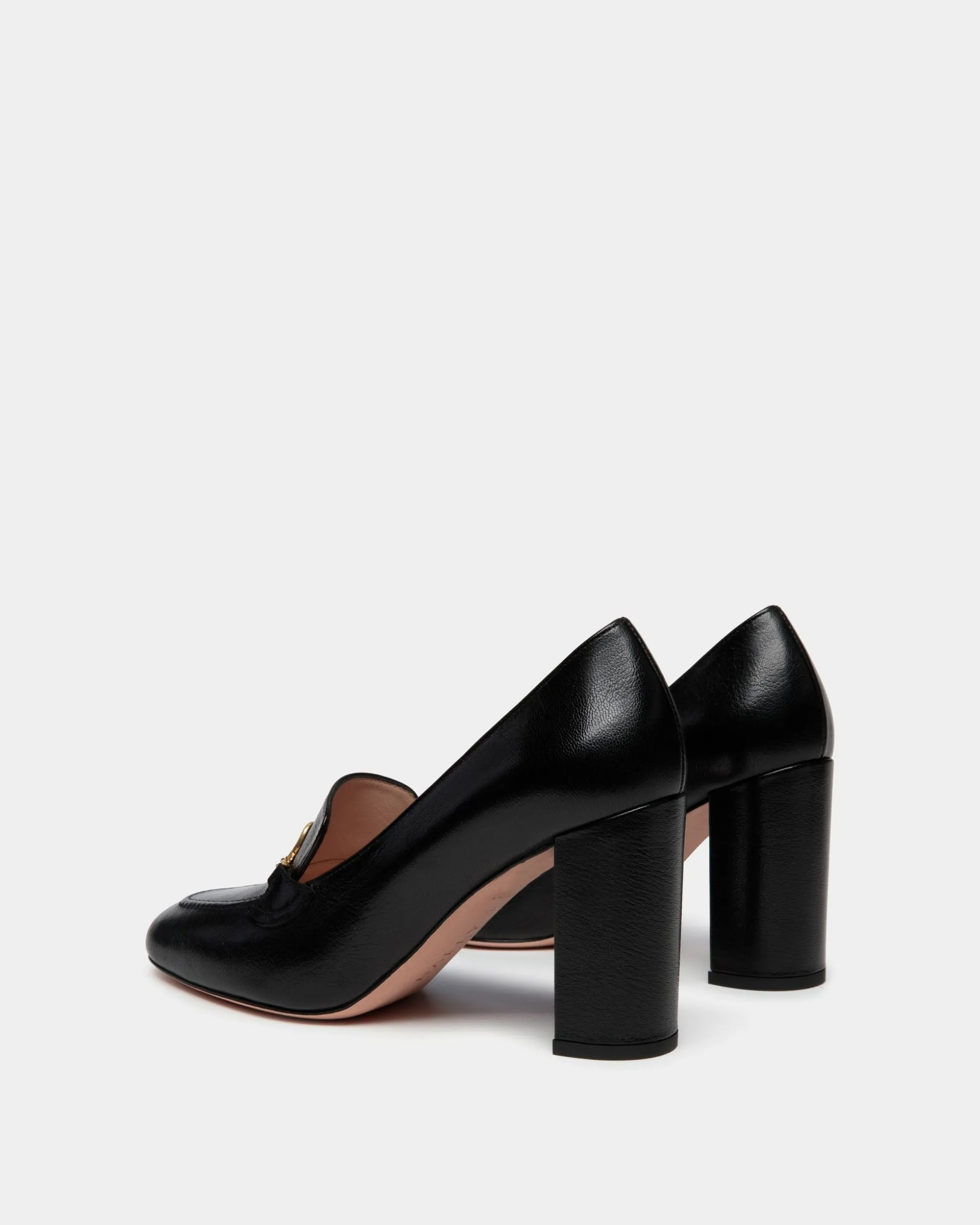 Daily Emblem Pump In Black Leather