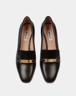 Deco Pump in Black Leather