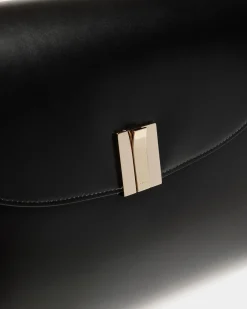 Ollam Shoulder Bag In Black Leather